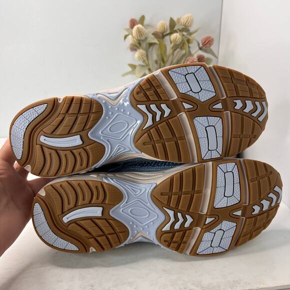 Vionic 23 Walk 2.0 Denim Lace Up Sneakers Comfort Shoe Blue Women's 12 M NWOB - Picture 8 of 9